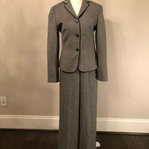 Fabulous Wool Ann Taylor houndstooth pantsuit sz 2